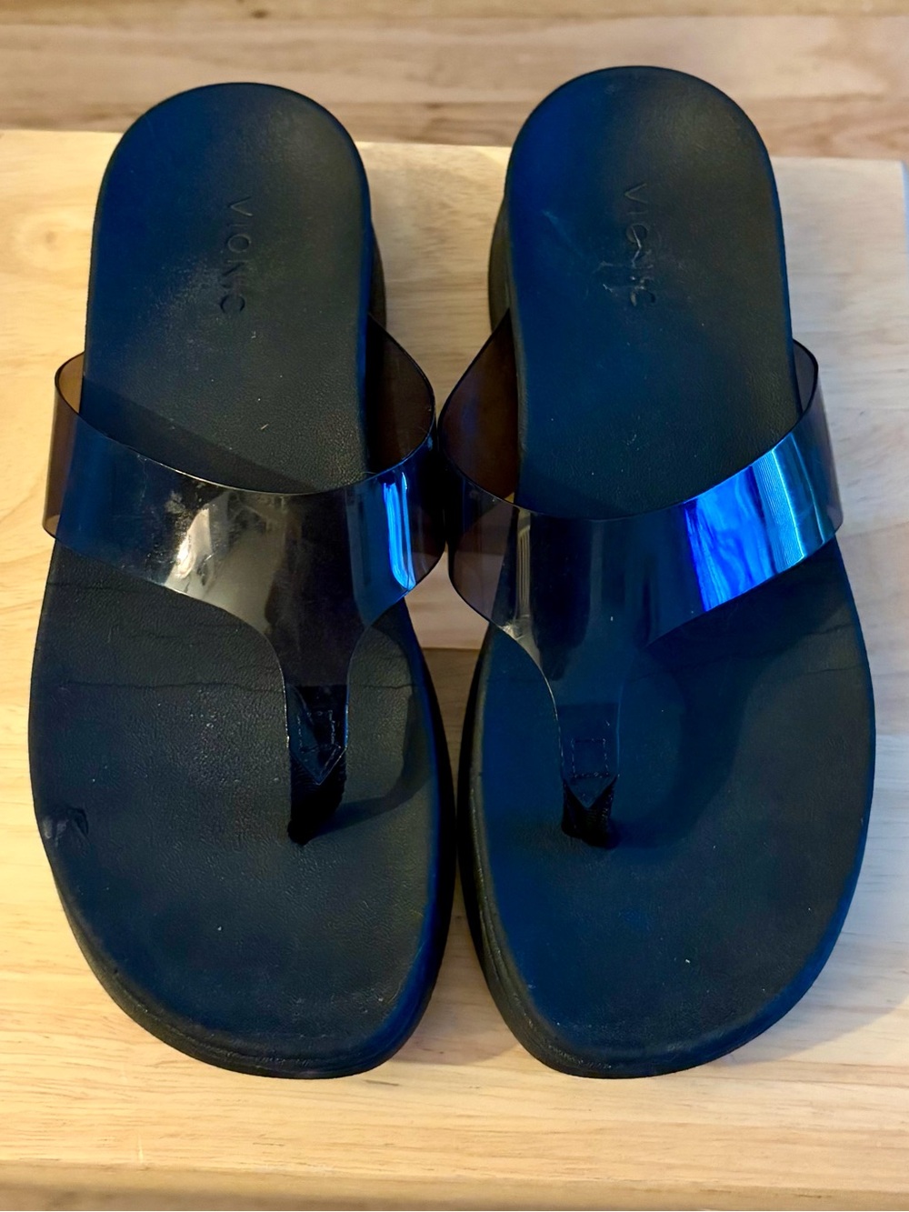 Vionic Luminous Women's Thong Post Wedge Sandal